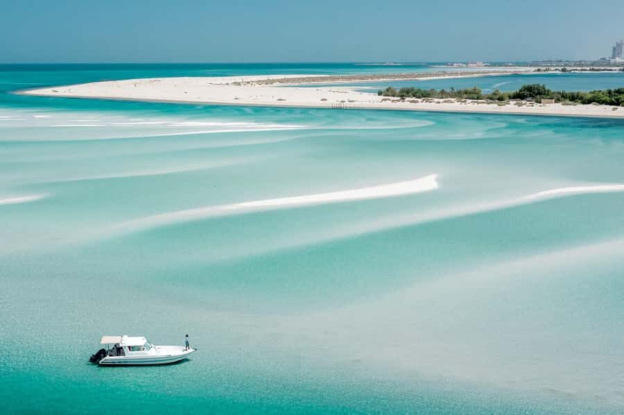 Abu Dhabi: 4-Hour Guided Cruise & Island Hopping - Quick highlights you’ll care about
