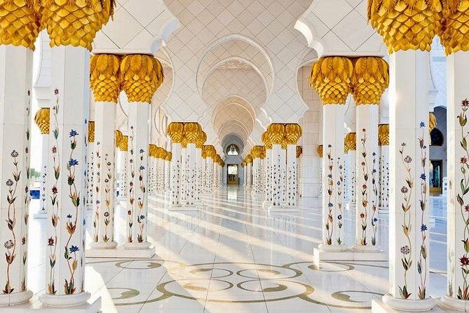 Abu Dhabi City Tour in 4x4 Private Vehicle, Dubai Pickup Option - Emirates Palace and the palace-hotel photo moment