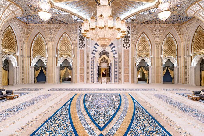Abu Dhabi Day Tour From Dubai with Sheikh Zayed Grand Mosque - Art museum stop: a quiet pause that adds culture