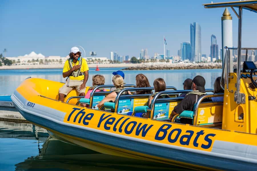 Abu Dhabi: Guided Speedboat Sightseeing Tour - Emirates Palace Marina and the Corniche: the skyline “snap”