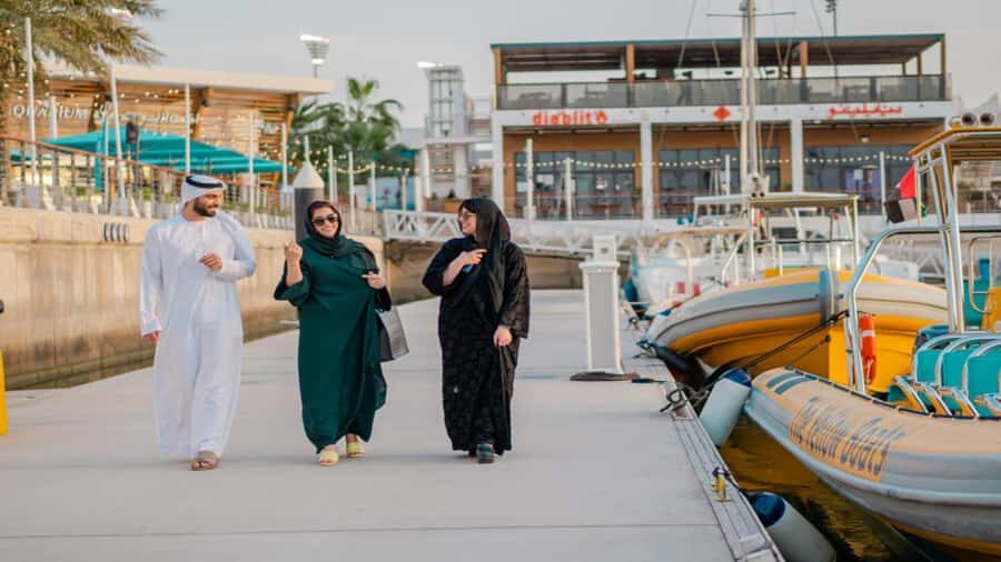 Abu Dhabi: Guided Speedboat Sightseeing Tour - Abu Dhabi Heritage Village and Lulu Island: city meets coastline reality