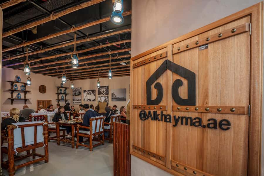 Dubai: Abu Dhabi Day-Trip Grand Mosque, Royal Palace & Lunch - How the Dubai-to-Abu Dhabi drive sets the pace