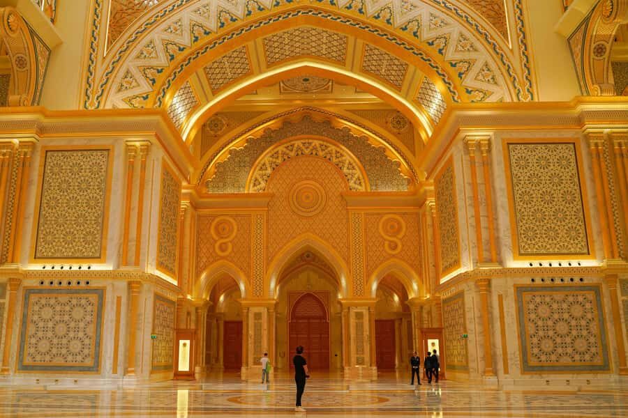 Dubai: Abu Dhabi Grand Mosque, Palace, and Heritage Village - Etihad Towers, Emirates Palace, and the Corniche: what’s worth noticing