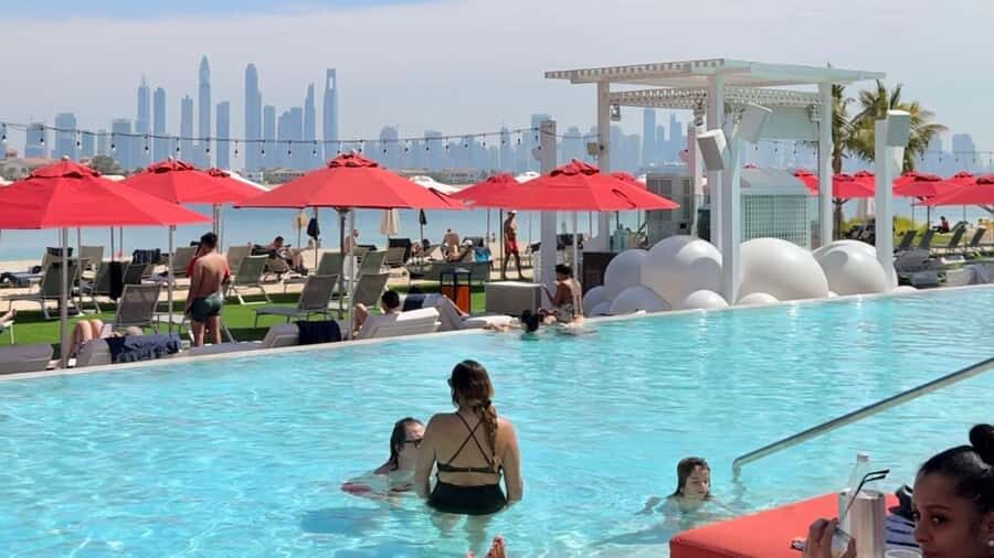 Dubai: Beach Day on the Palm with Skyline Views - Service Style: Attentive, Friendly, and Usually Quick