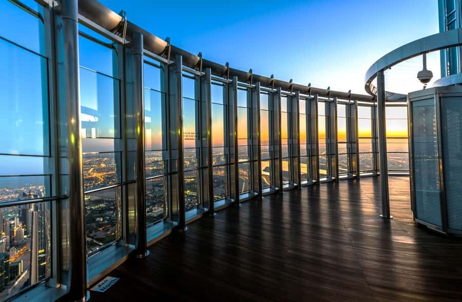 Dubai: Burj Khalifa Level 124, 125 & Sky Views Entry Ticket - Timing: morning vs afternoon vs night lights and fountains