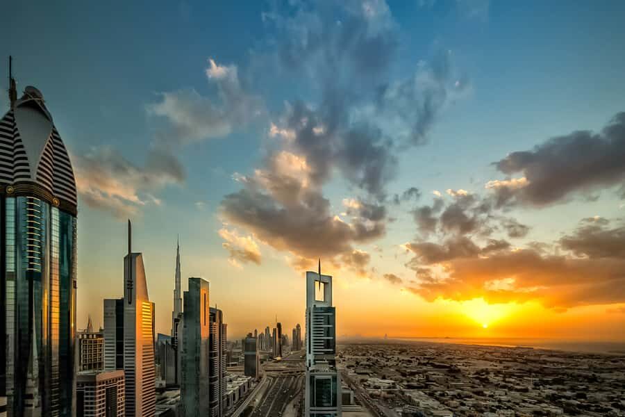 Dubai: Dinner in the Sky Experience - Music, selfies, and the staff who handle the details