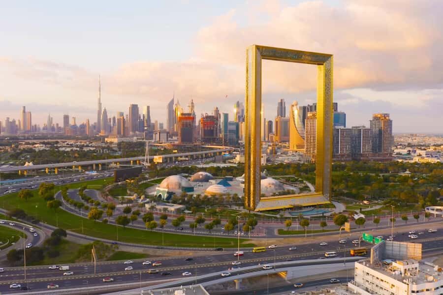 Dubai: Entry Ticket to the Dubai Frame with Deck Access - Dubai Frame Quick Take