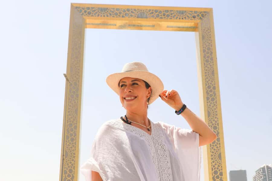 Dubai: Entry Ticket to the Dubai Frame with Deck Access - Food and Breaks: Quick Treats and Photo Downtime