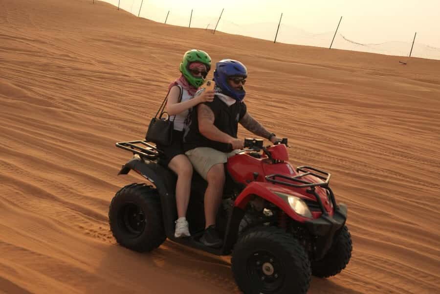 Dubai: Experience 60 Minutes Quad bike & BBQ Dinner - Al Aweer camp: BBQ dinner and shows in the 6-hour option