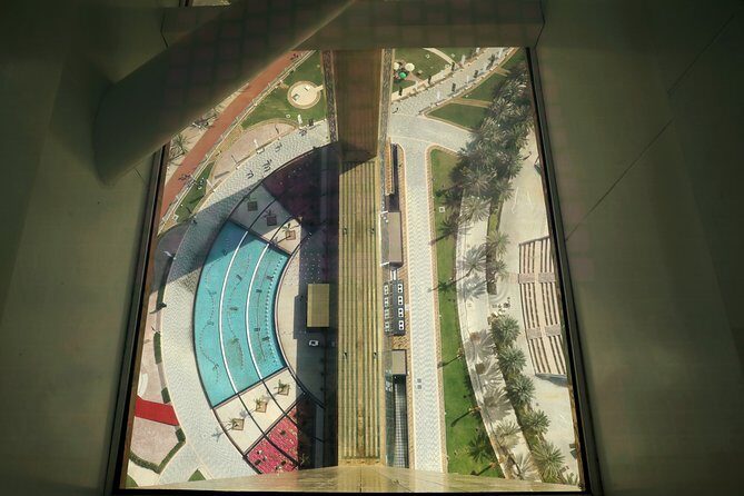 Dubai: Frame Tickets, Creek, Souks & Blue Mosque Guided Tour - Pickup, timing, and what 5–6 hours really feels like