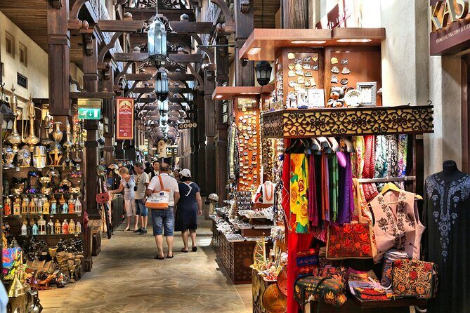 Dubai: Frame Tickets, Creek, Souks & Blue Mosque Guided Tour - Blue Mosque (Al Farooq Omar Bin Al Khattab): architecture with context