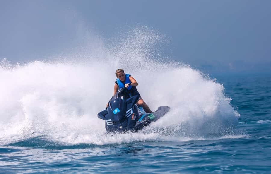 Dubai: Jetski, Burj Khalifa, Burj Al Arab, Juice, & Photos - Out on the Arabian open sea: what the 30 minutes feels like