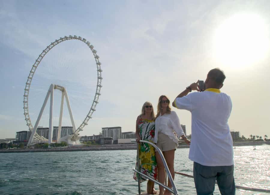 Dubai: Luxury Sunset Yacht Tour with Snacks and Drinks - Key things I’d plan around