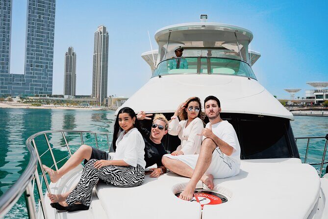 Dubai Marina 1hr Yacht tour with Drinks - Drinks on board: what with drinks really means