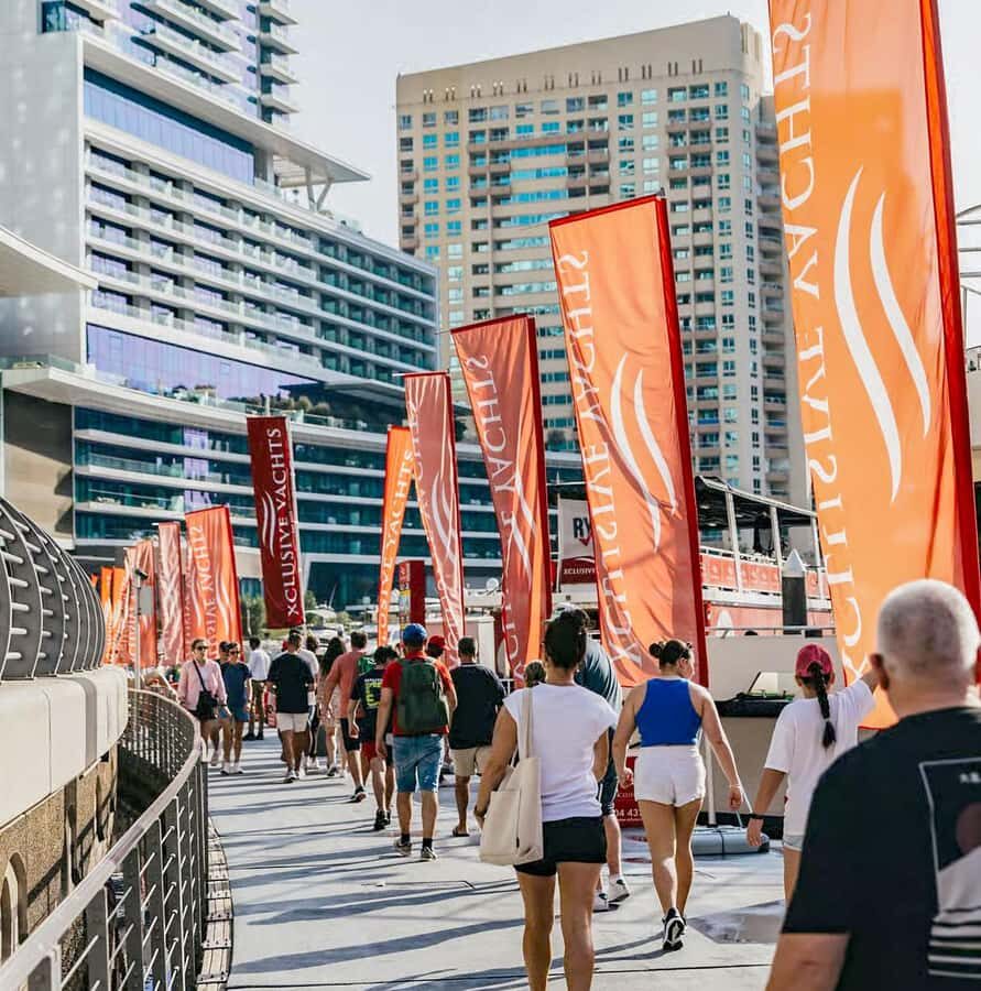 Dubai: Marina, Atlantis, Palm & Burj Al Arab Speedboat Tour - Safety Briefing, Life Jackets, and What the Captain Means by Fast