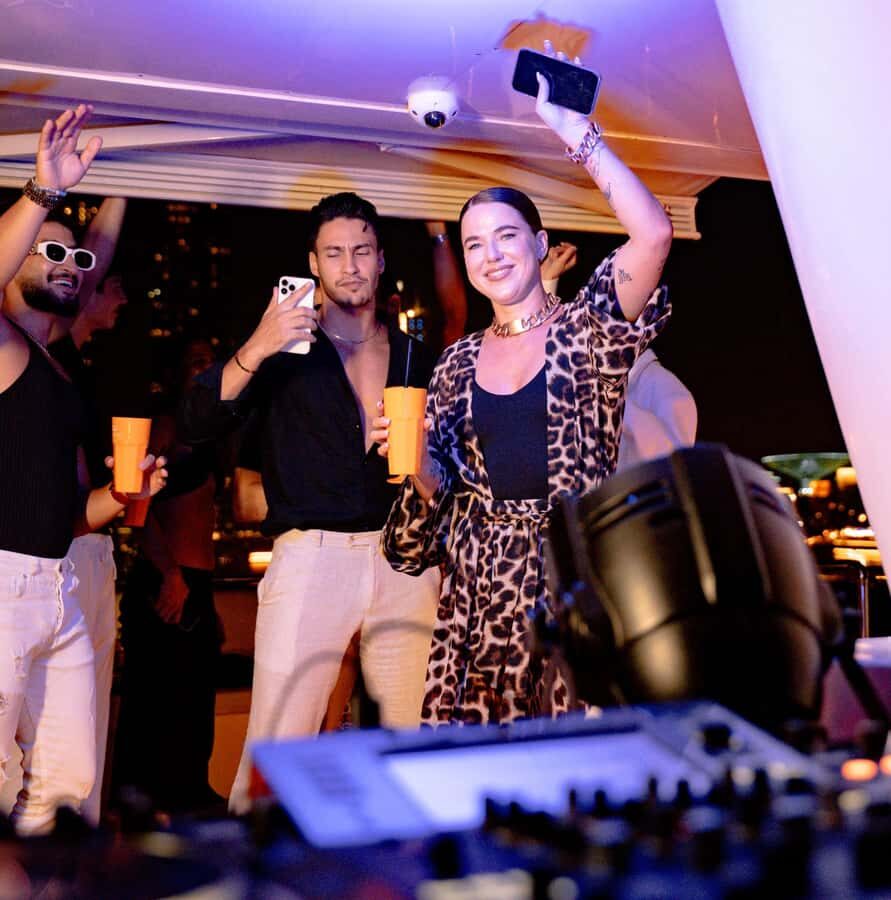 Dubai: Marina Yacht Party with BBQ, Unlimited Drinks and DJ - The 4-Hour Flow: DJ Music, Open Deck Dancing, and Water Views