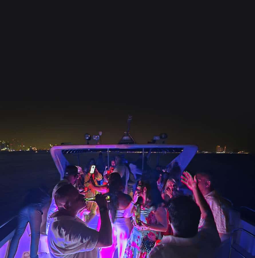 Dubai: Marina Yacht Party with BBQ, Unlimited Drinks and DJ - Unlimited Beverages: How the Bar Works During the Cruise