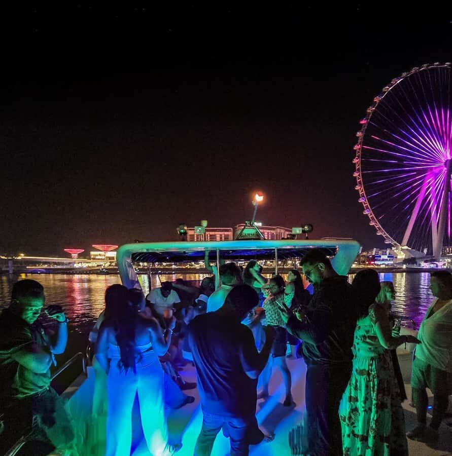 Dubai: Marina Yacht Party with BBQ, Unlimited Drinks and DJ - What to Wear and Bring for Dubai Heat on the Water