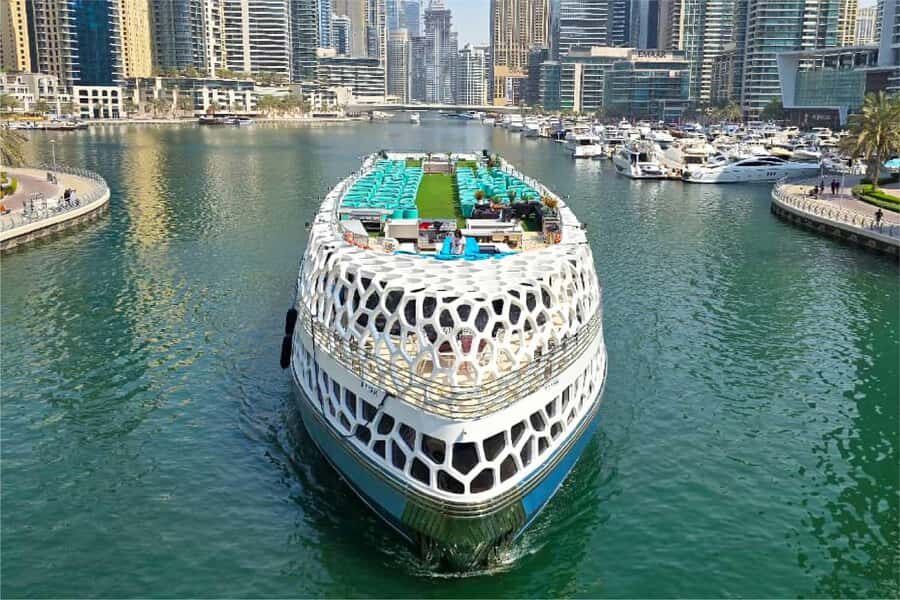 Dubai: Mega Yacht Dinner Cruise with Buffet - Quick hits before you go