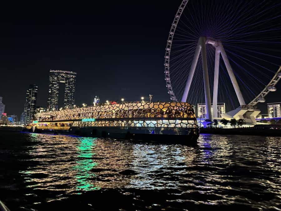 Dubai: Mega Yacht Dinner Cruise with Buffet - FAQ