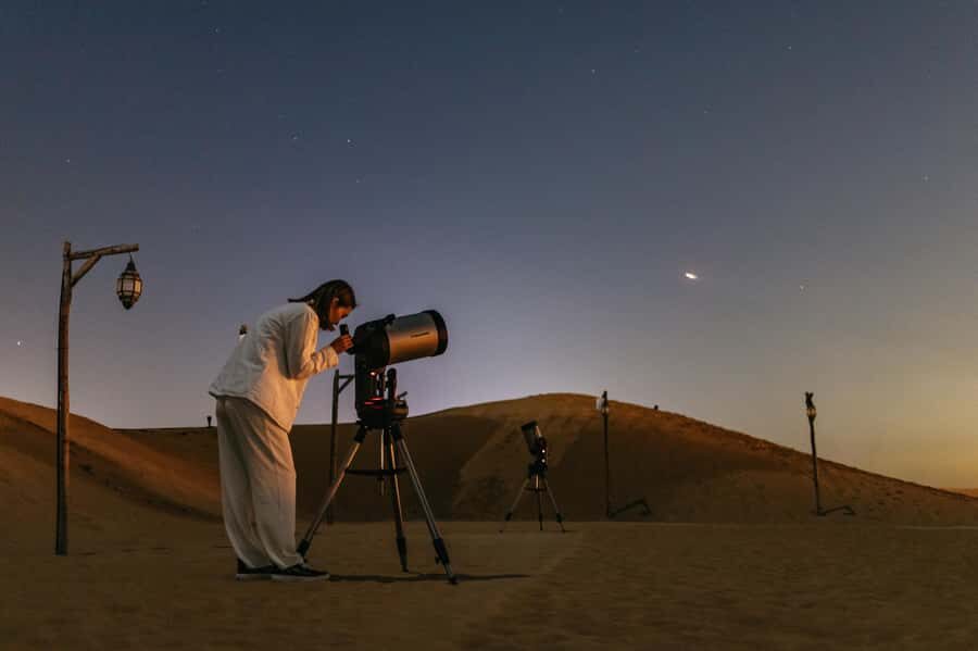 Dubai: Overnight Safari, Dinner, Stargazing & Al Khayma Camp - Lahbab after dark: why the overnight version feels calmer