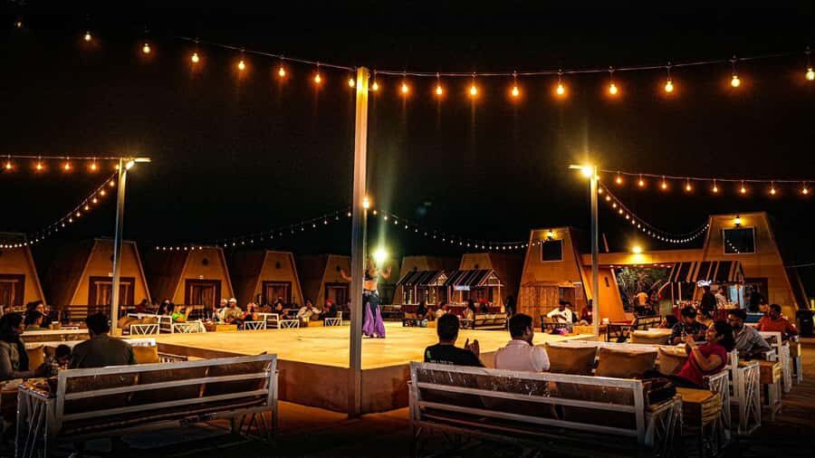 Dubai: Premium Red Dune Safari with Sandboarding & BBQ - BBQ dinner buffet: value, vegetarian options, and when to eat