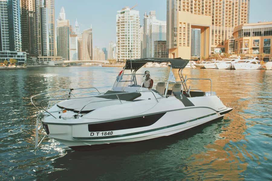Dubai: Private Sea Escape Cruise - Swim, Tan & Sightsee - Why a private Beneteau cruise beats the heat