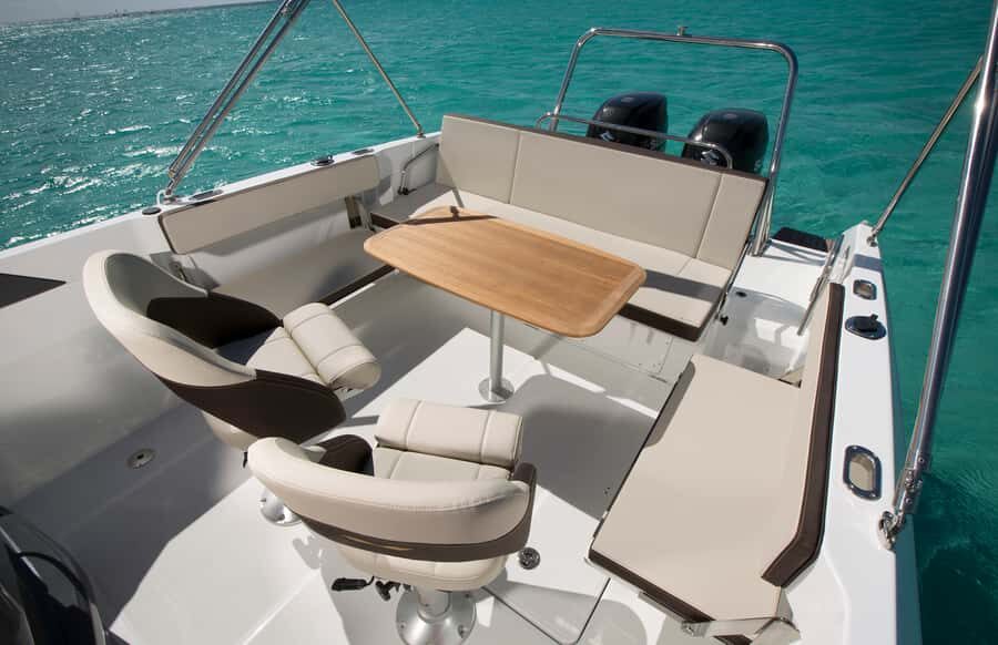 Dubai: Private Sea Escape Cruise - Swim, Tan & Sightsee - Pick your cruise length: 1 hour vs 2 vs 3 hours