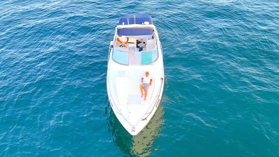 Dubai: Private Yacht Cruise for Unforgettable Memories - The Dubai Harbour meetup: simple, but arrive early