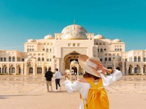 Dubai: Sheikh Zayed Mosque & Qasr Al Watan Tour with Pickup - Getting from Dubai: pickup, coach time, and how to not lose the group