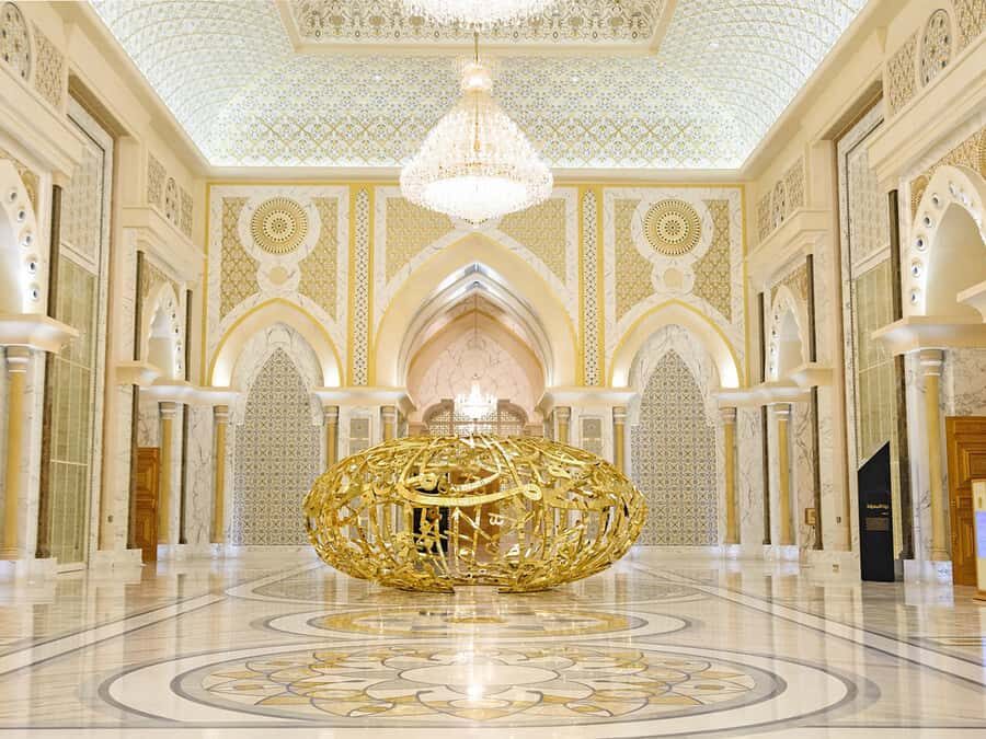 Dubai: Sheikh Zayed Mosque & Qasr Al Watan Tour with Pickup - Sheikh Zayed Grand Mosque: dress code first, then the magic