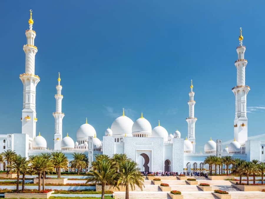 Dubai: Sheikh Zayed Mosque & Qasr Al Watan Tour with Pickup - Comfort and included extras: what you get for $57
