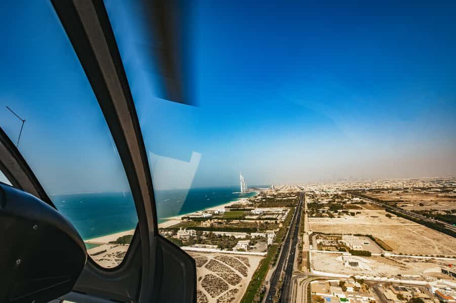 Dubai: Sightseeing Helicopter Ride from The Palm - What you actually see above Dubai: landmarks with context