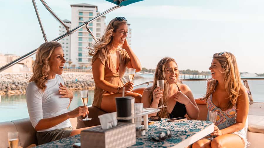 Dubai: Sunset & Night Cruise with Bites and Drinks - Setting off from L’Amo Bistro del Mare and finding your boat
