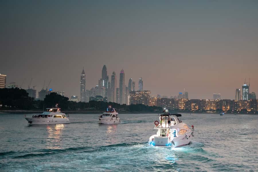 Dubai: Sunset & Night Cruise with Bites and Drinks - Drinks included: beer, wine, sparkling wine, and soft drinks