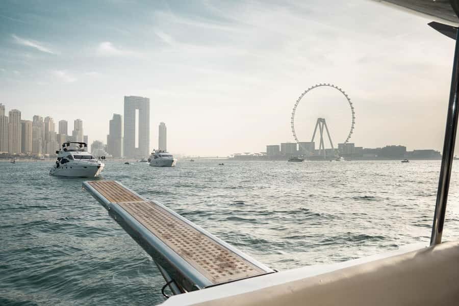 Dubai: Sunset & Night Cruise with Bites and Drinks - Crew energy: when the host matters