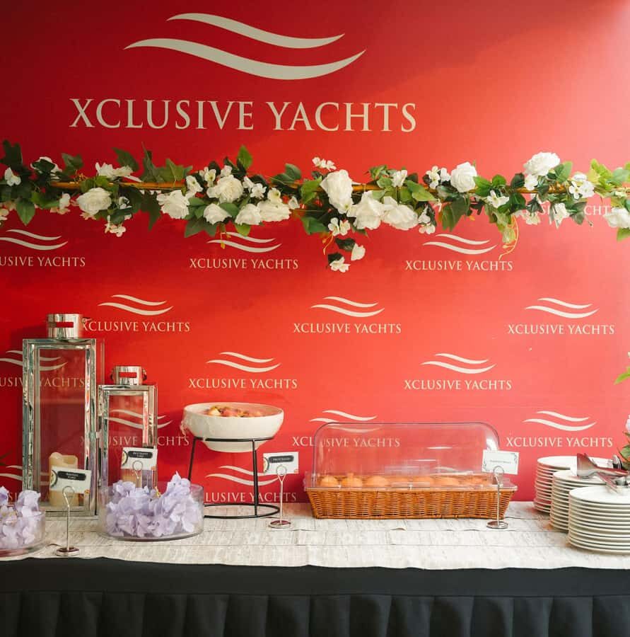 Dubai: Sunset or Dinner Cruise with Live Music & Open Bar - The open bar and live music combo: what it does for your mood