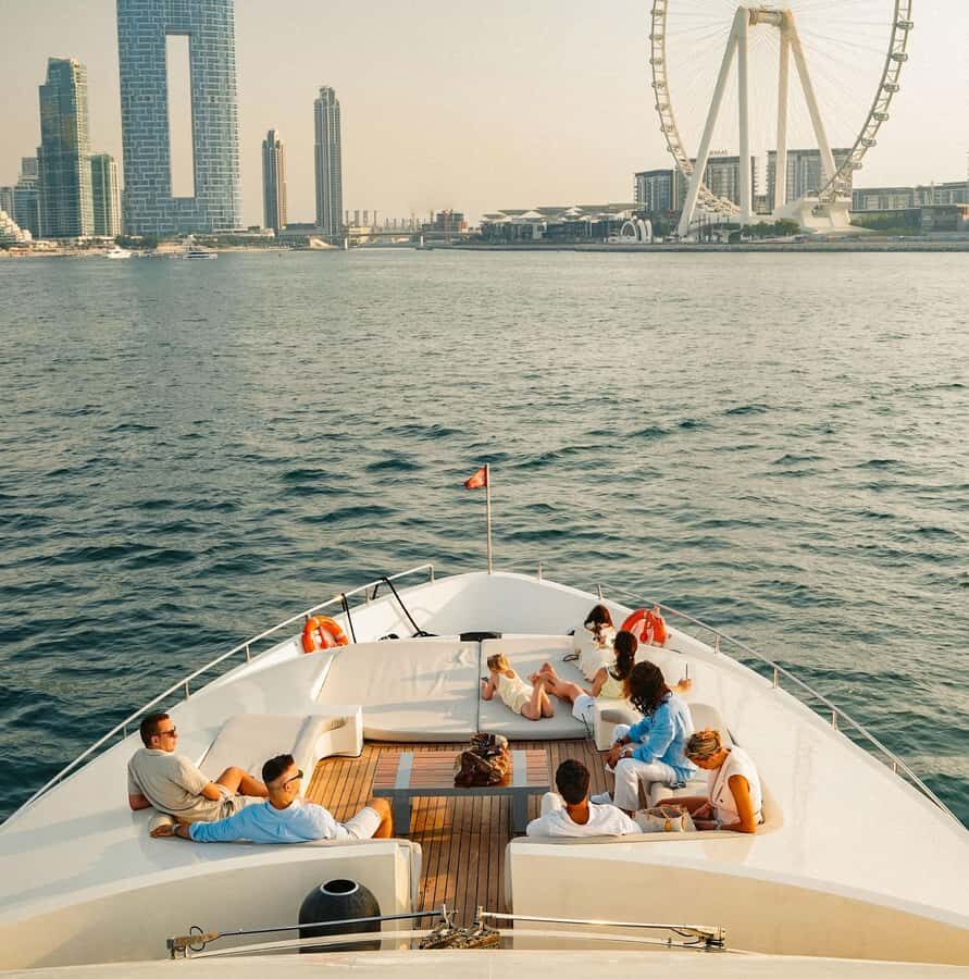 Dubai: Superyacht Experience with Live Music & Drinks - Price and value: why $113 can feel like a bargain in Dubai