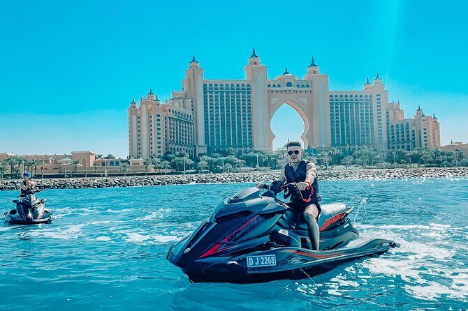 Exclusive 1HR Jet Ski Tour- Burj al Arab & Atlantis - Photo time at the Burj al Arab: the stop that people talk about