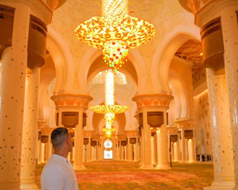 From Abu Dhabi: Grand Mosque, Royal Palace, and Etihad Tower - Dress Code and Abaya Rules: What You Must Cover