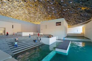 From Dubai: Abu Dhabi Grand Mosque & Louvre Museum Full-Day - Sheikh Zayed Grand Mosque: dress rules and what to notice right away