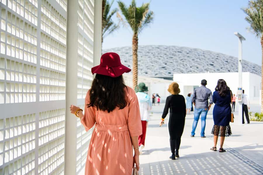 From Dubai: Abu Dhabi Grand Mosque & Louvre Museum Full-Day - The guide makes the day: what quality looks like here