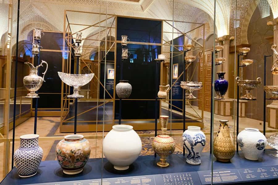 From Dubai: Abu Dhabi Premium Full-Day Sightseeing Tour - Louvre Abu Dhabi on Saadiyat Island: short stop, big architecture payoff