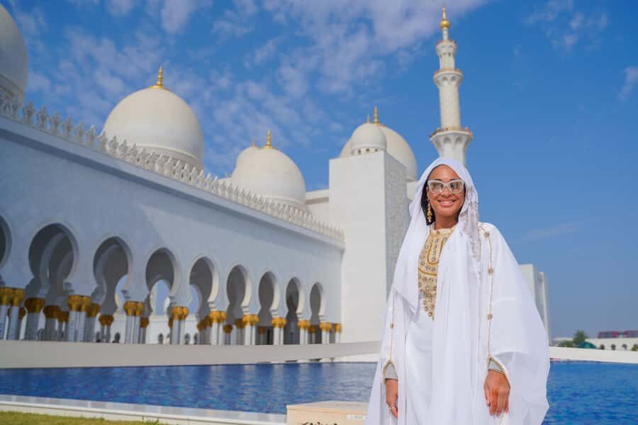 From Dubai: Abu Dhabi Premium Full-Day Sightseeing Tour - What to bring (and what to leave behind) for a smooth day