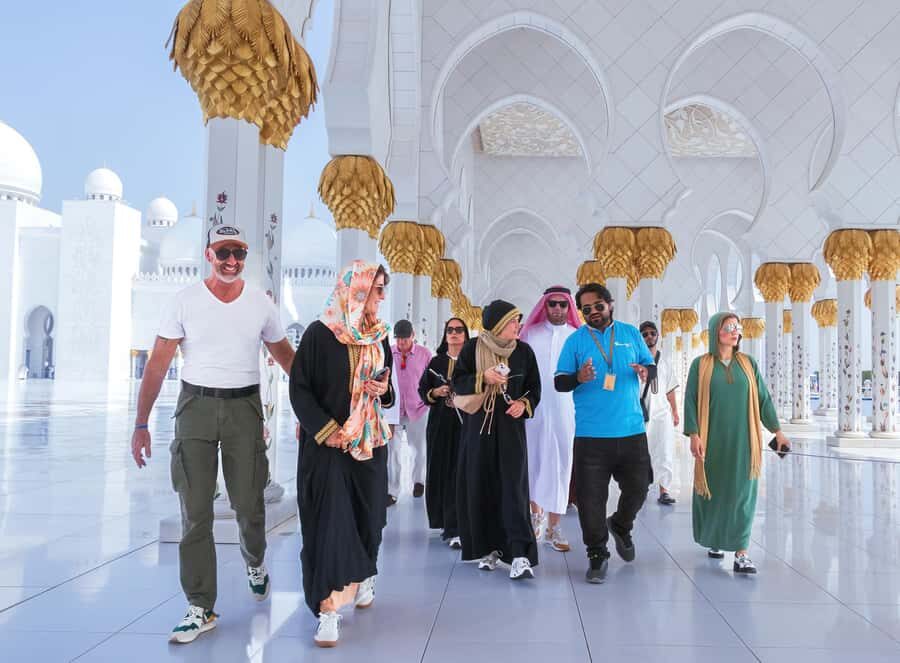 From Dubai: Abu Dhabi Sheikh Zayed Mosque Guided Tour - Sheikh Zayed Grand Mosque: the reason this trip exists