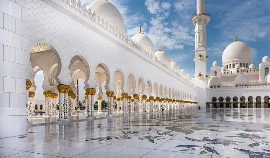 From Dubai: Abu Dhabi Tour with Sheikh Zayed Mosque - 10 hours from Dubai: the fast, friendly pace