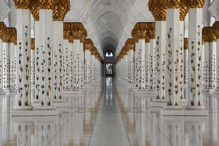 From Dubai: Abu Dhabi Tour with Sheikh Zayed Mosque - Emirates Palace, Qasr Al Watan, and the Founder’s Memorial: the story behind the skyline