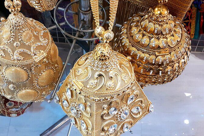Old Dubai tour: Local Market, Tasting, Dubai creek with Abra ride - Dubai Gold Souk: Tax-Free Jewelry and the Importance of Cash