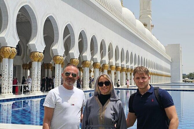 Private Abu Dhabi City Tour with Pick up from Dubai or Abu Dhabi - Marina Mall (and Corniche Area): Use the Hour Wisely
