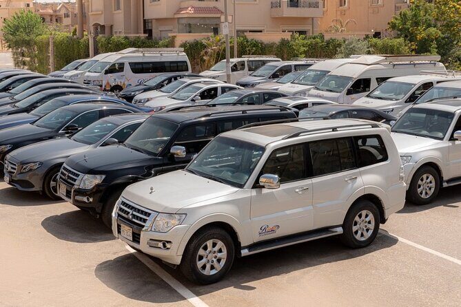 Private Dubai Airport Arrival/Departure Transfer to Dubai City - Sedan vs. minivan: how the vehicle choice affects your trip